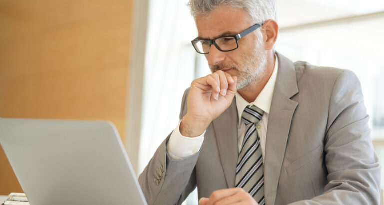 Cover-BC-GDO Manager guarda lo schermo di ERP retail nel pc