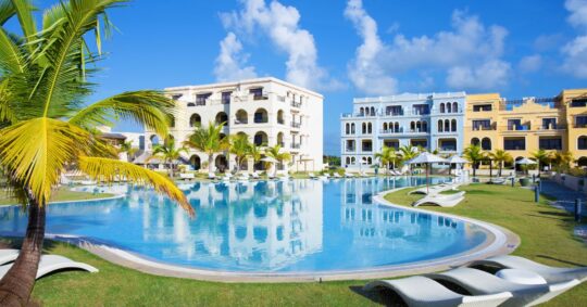 hospitality fintech: flujo PMS + pasarela de pagos 2026 protel cloud